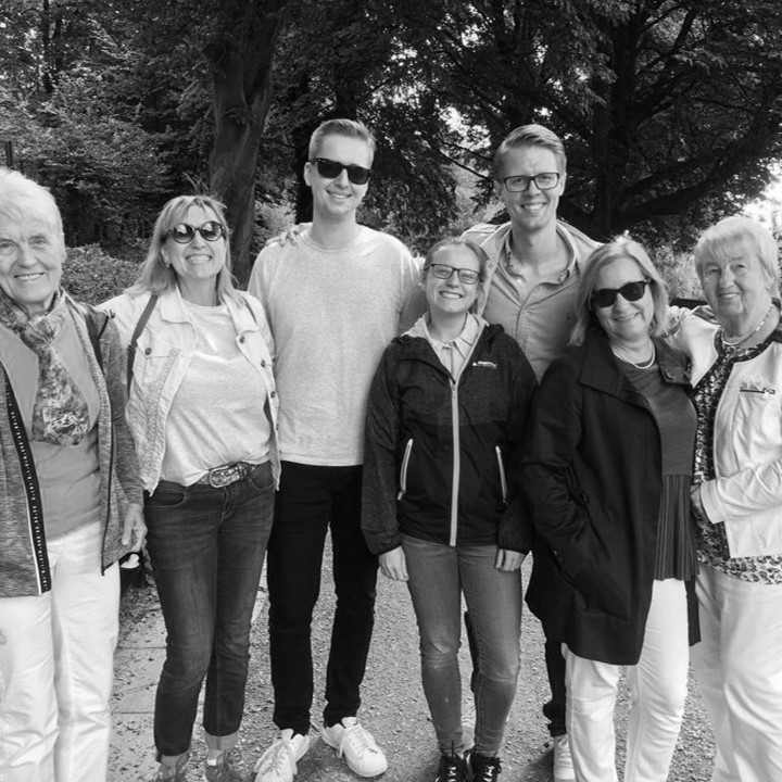 Simons und Wiebkes Eltern in Hamburg